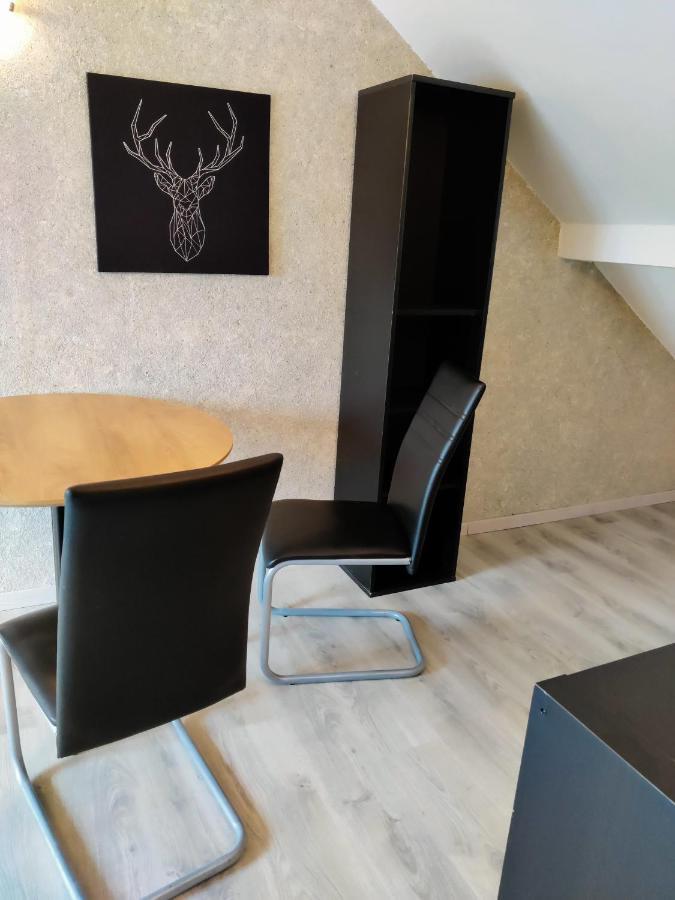 Holiday Home In Quiet Beautiful Area With Two Separate, Modern, Furnished Apartments Deutsch-Wagram Buitenkant foto